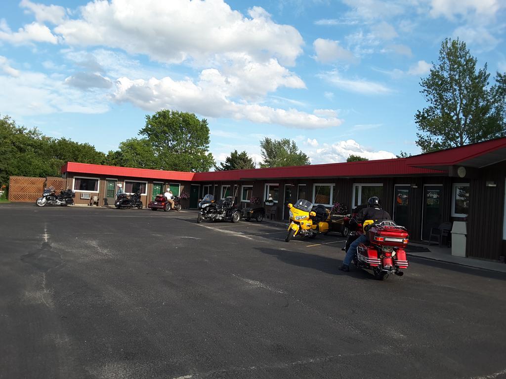 Timberland Motel Dryden Exterior photo